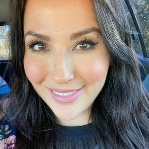 Meet your Posher, Isis